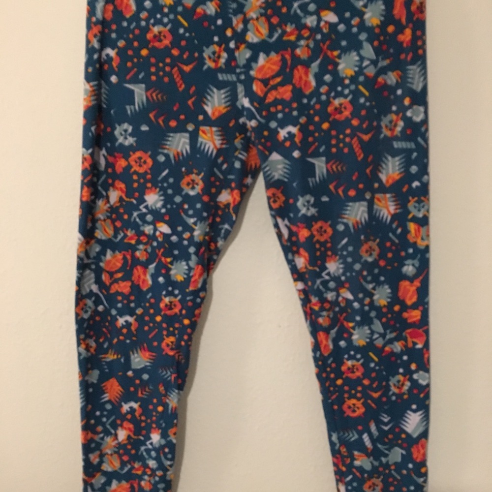 2 for $18! TC leggings - flowers so cute!